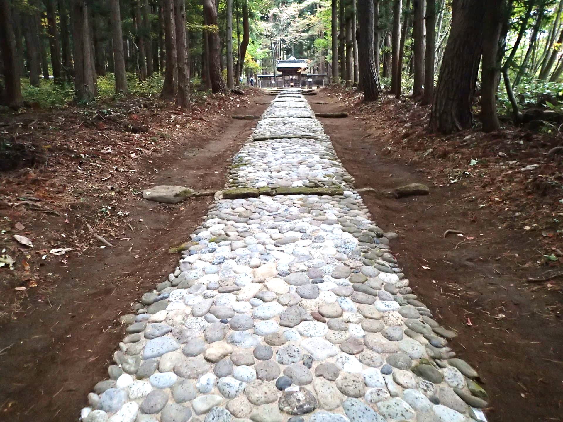 土津神社参道修復工事